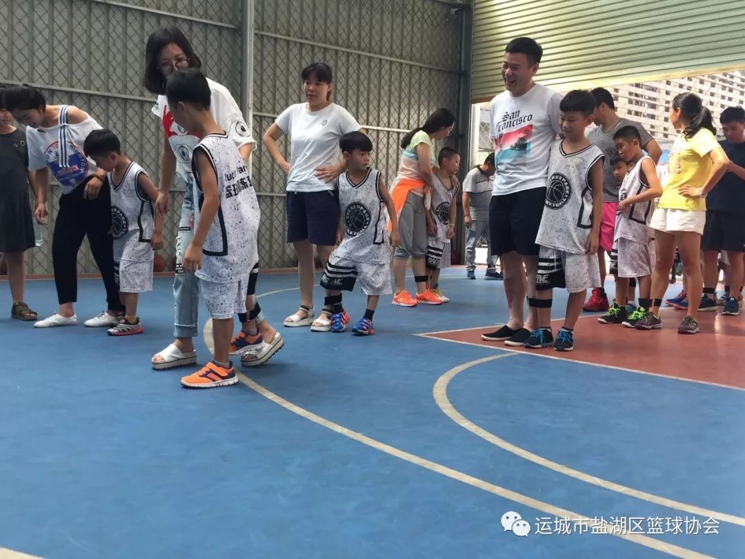 美国篮球训练计划一整套_1